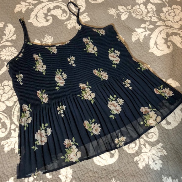 SOLD***Abercrombie & Fitch navy floral ribbed tank - Picture 9 of 10